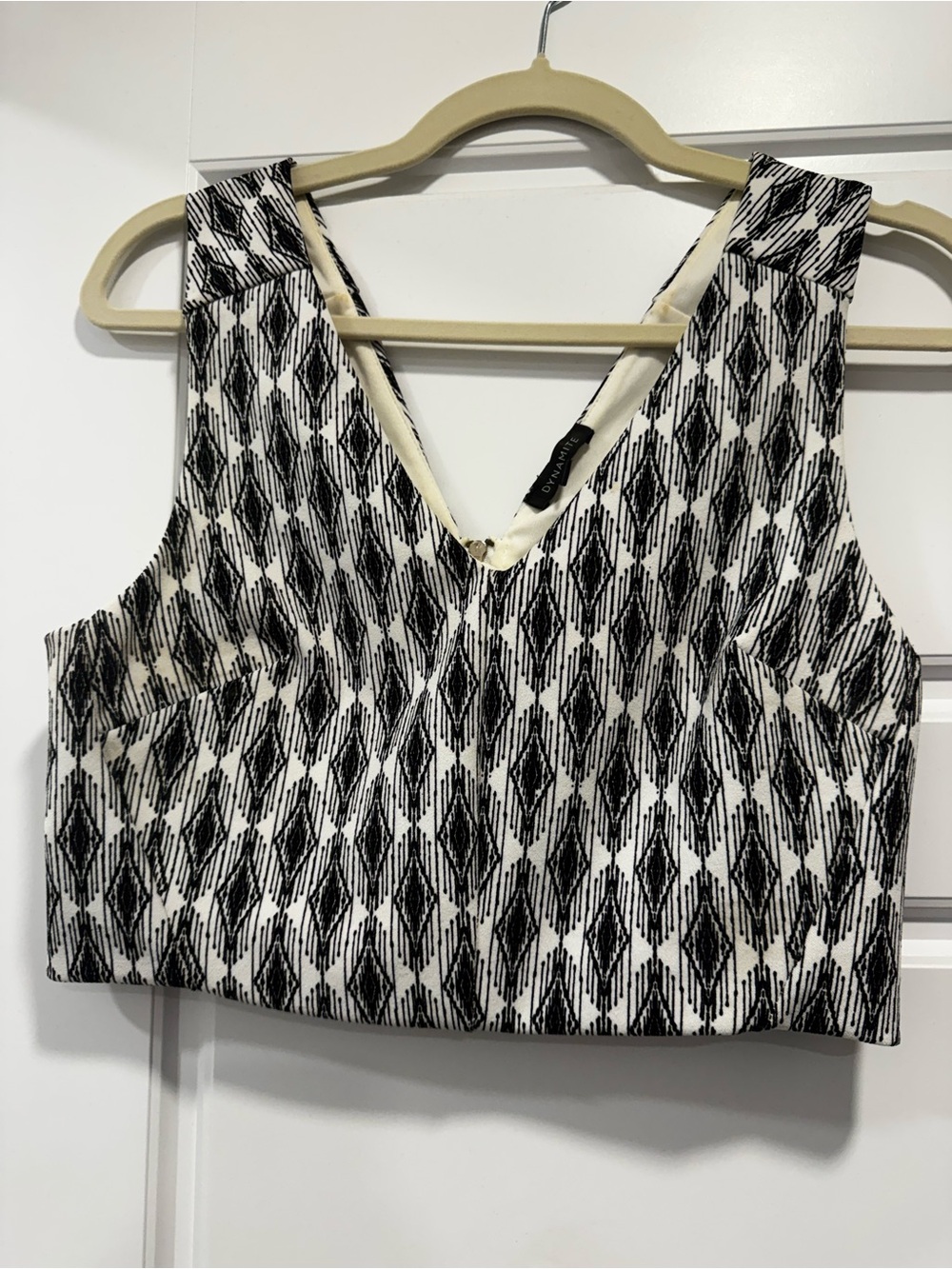 Dynamite- Black & White Patterned V-Neck Crop Top
